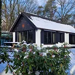 Hottub - Wellnesshuisje - Bos - Oudveluwe Tatil Evi Voorthuizen