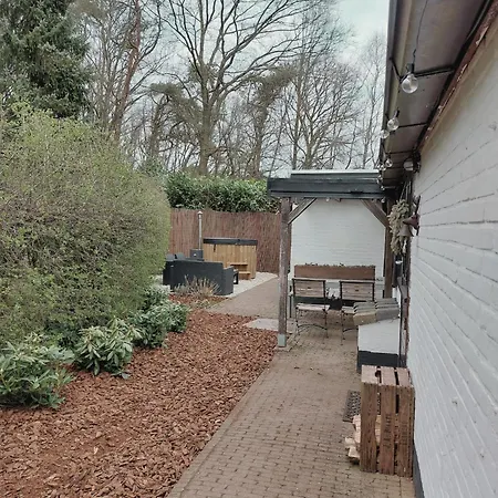 Hottub - Wellnesshuisje - Bos - Oudveluwe * Voorthuizen